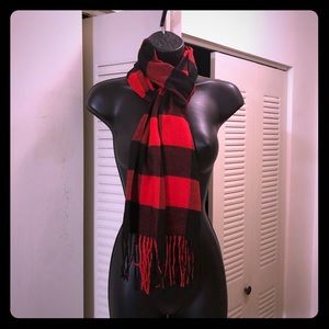 NWT Buffalo Check Cashmere Blend Fringed Scarf